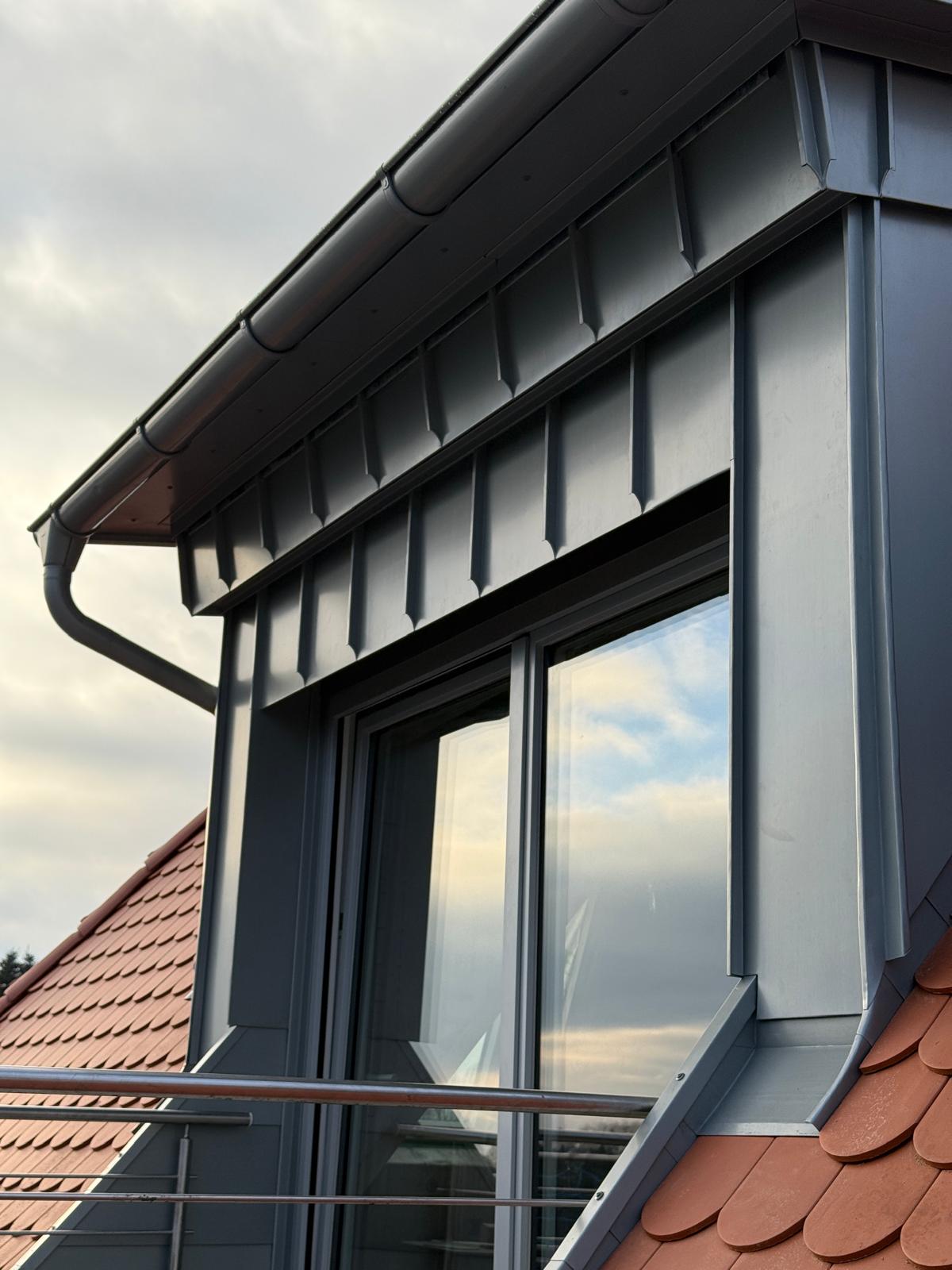 Gaupenverkleidung – professionelle Blechverkleidung an der Gaupe, Flaschnerei Wenk