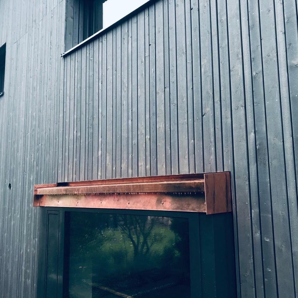 Kupferdachrinne an Holzfassade – Flaschnerei Wenk Sigmaringen