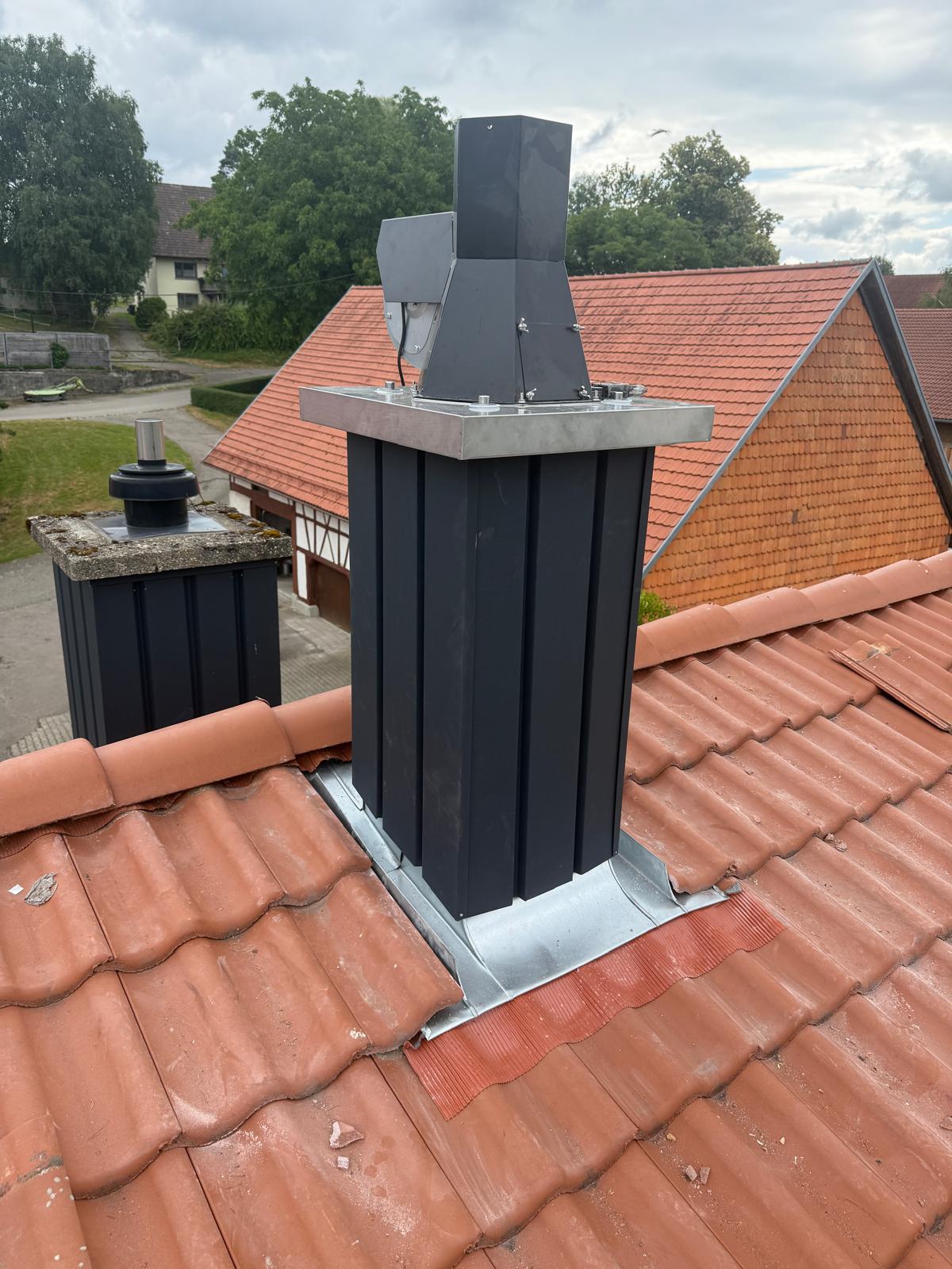 Blechverkleidung Gaube Anthrazit – Flaschnerei Wenk Friedrichshafen